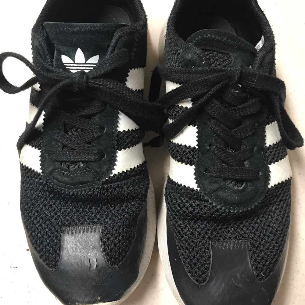 Adidas tennis shoes bundle for shipping discounts